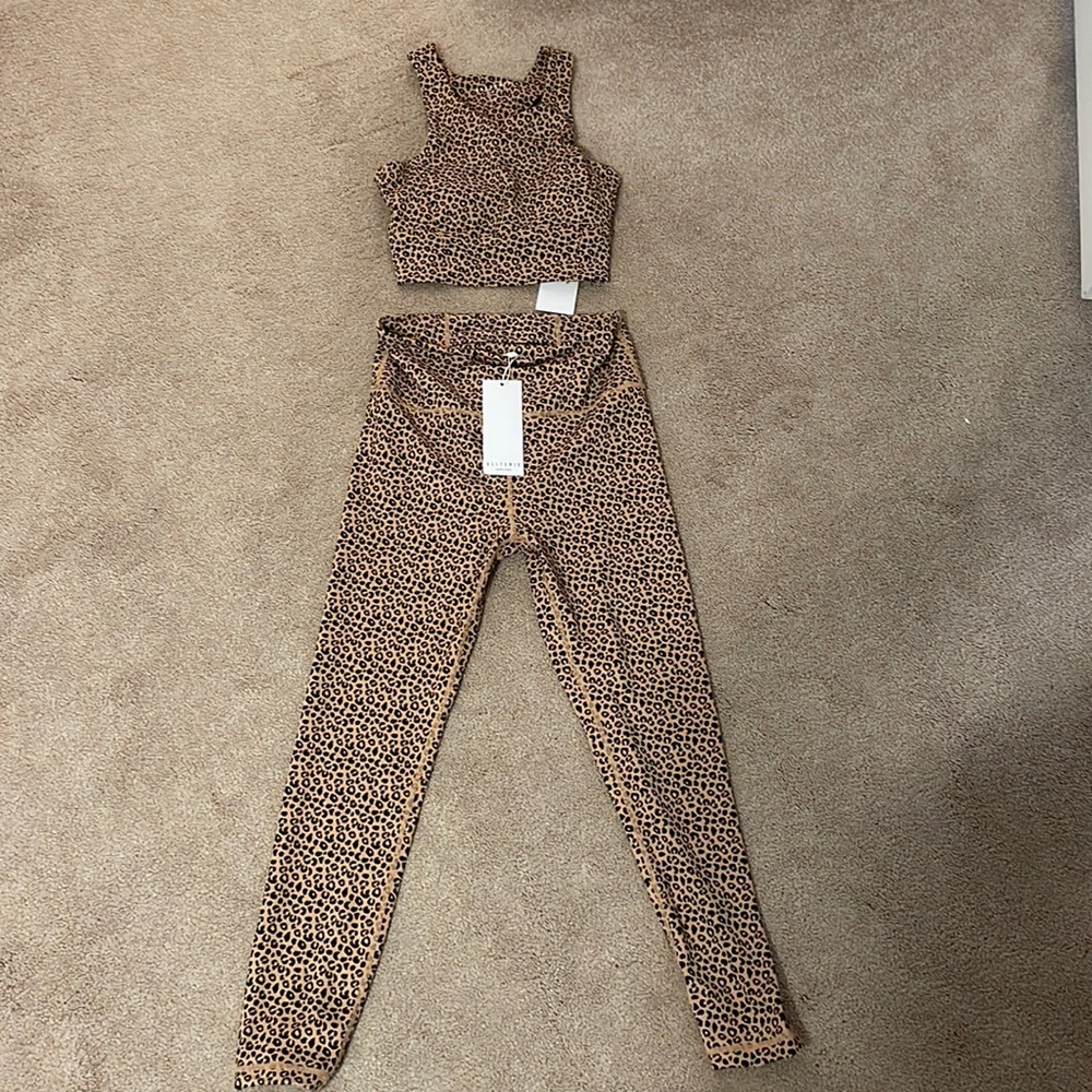 ALLFENIX 7/8 leggings and sports longline bra